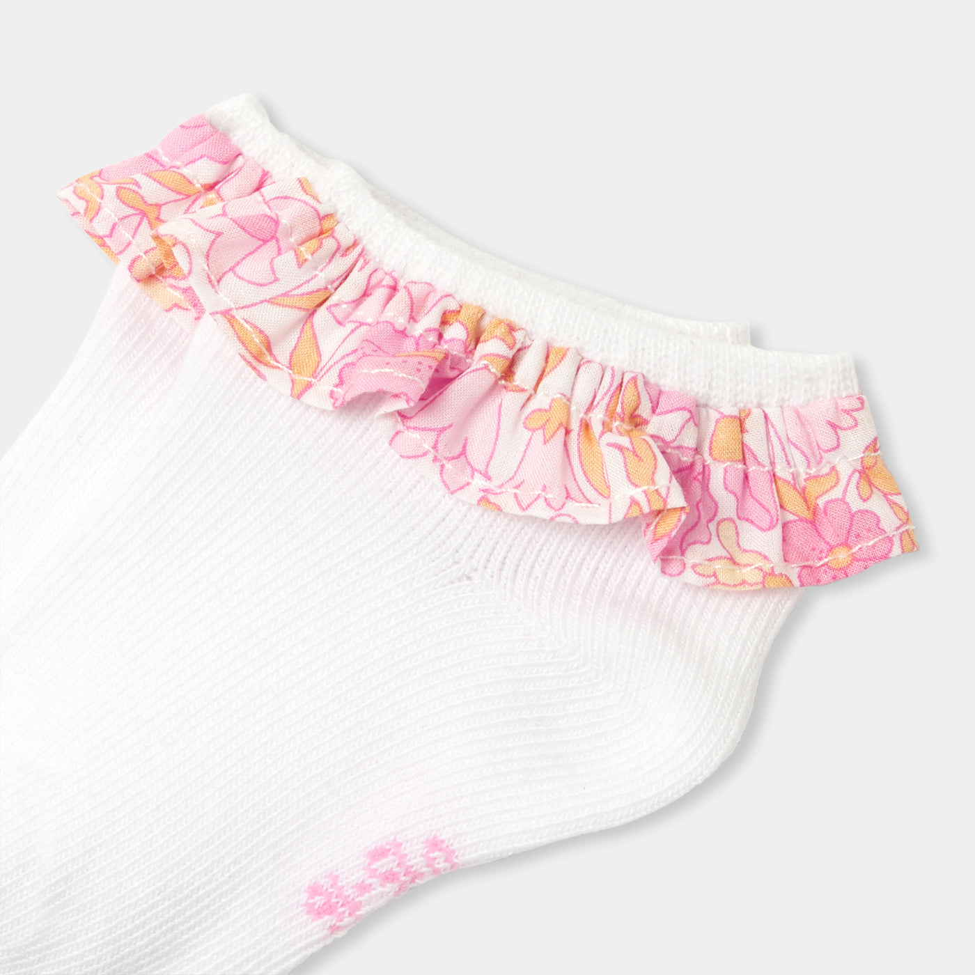 Baby girl socks with ruffles