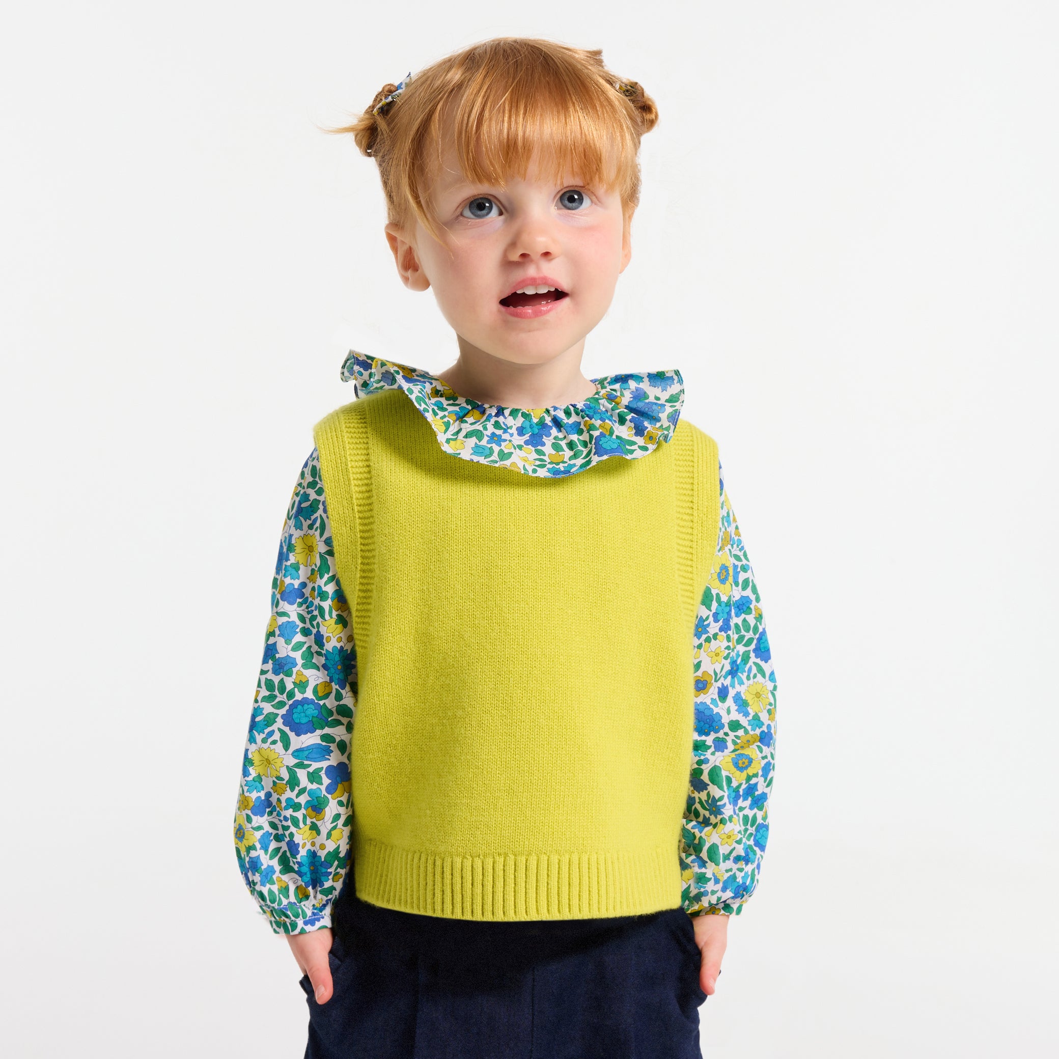 Baby girl sleeveless jumper in wool and cashmere