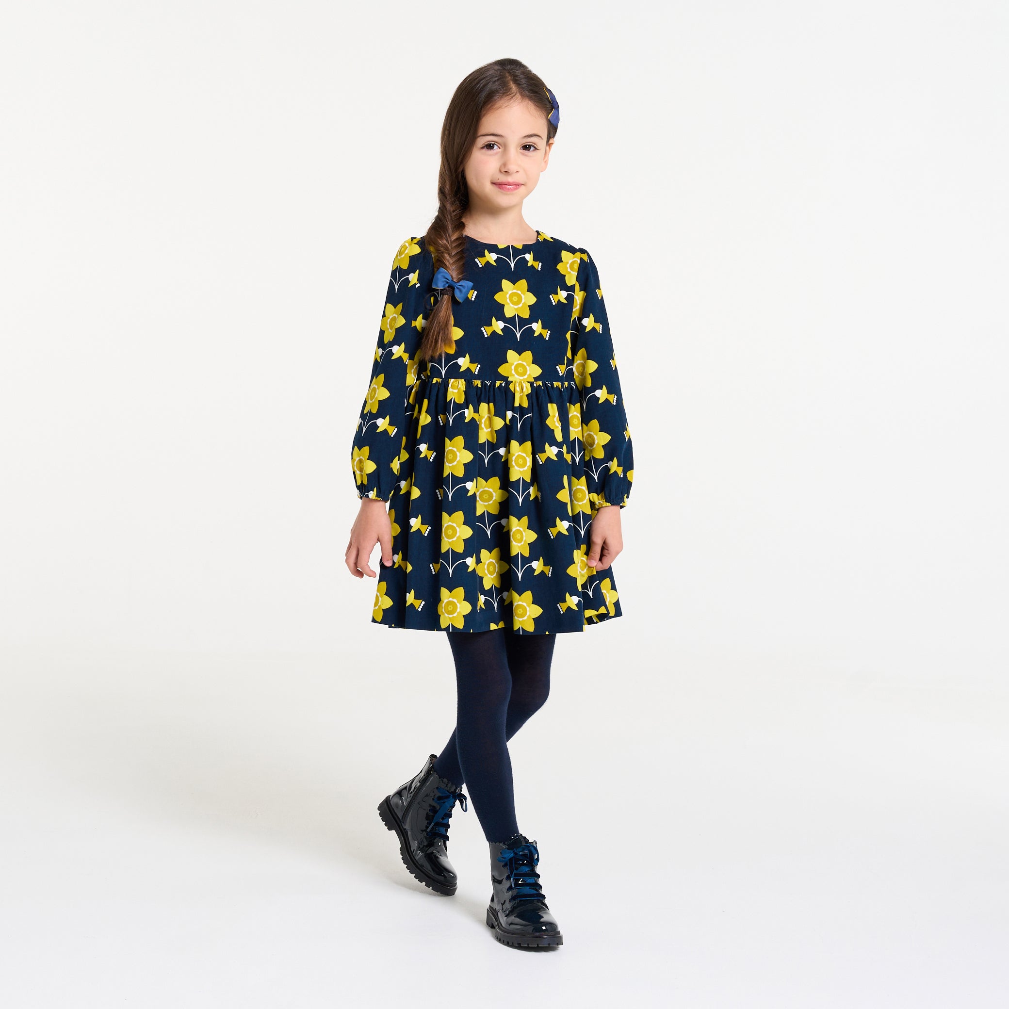 Girl dress in milleraies velvet