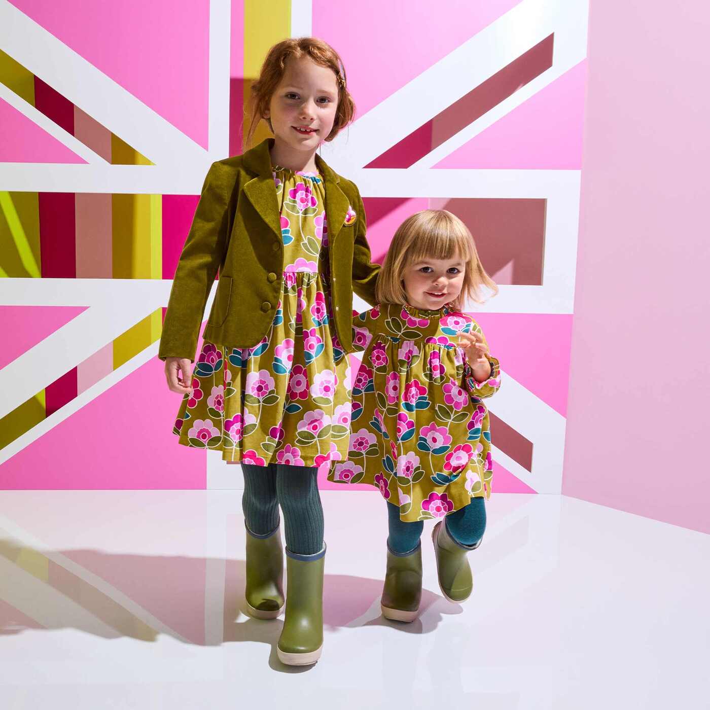 Girl dress in velvet milleraies