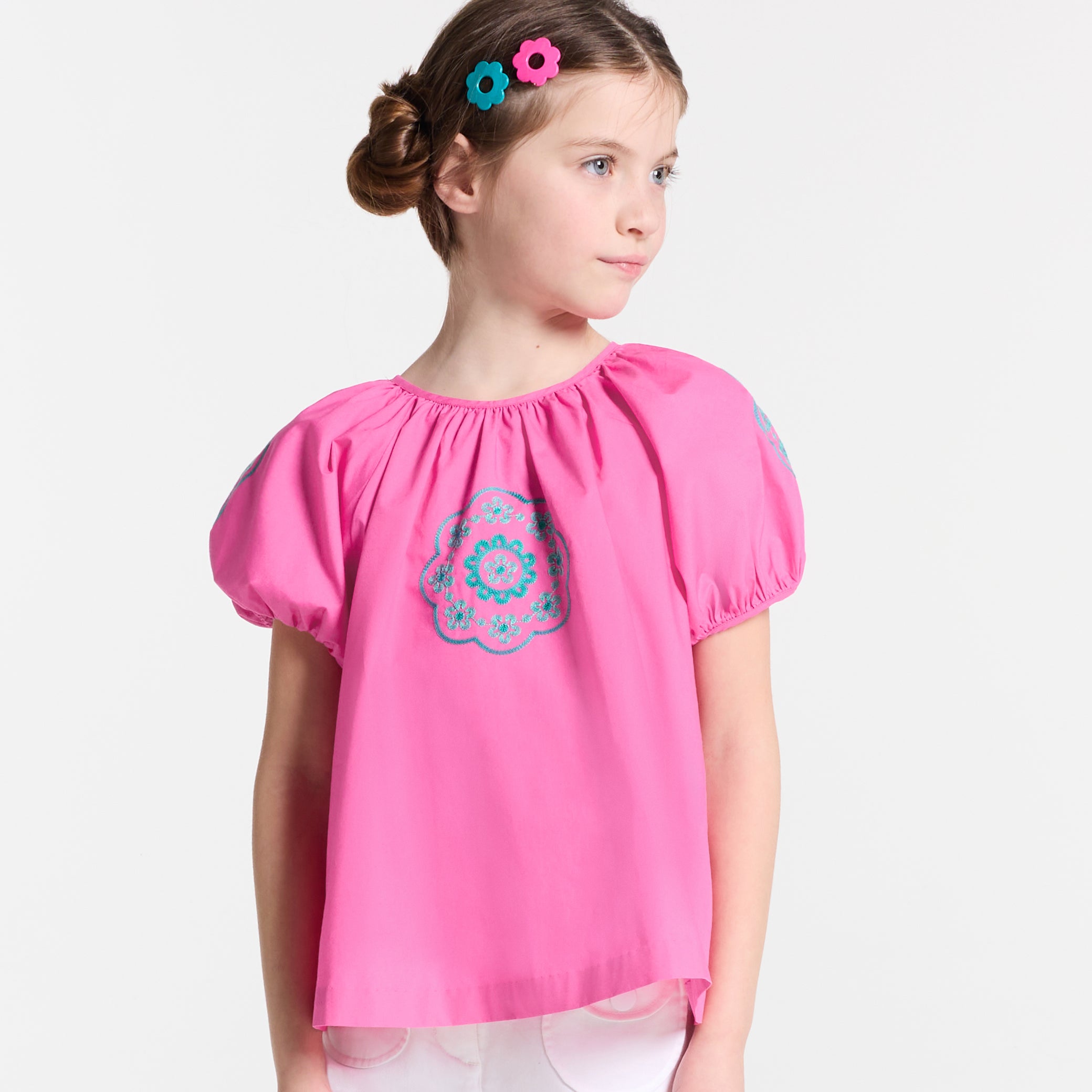 Girl blouse with balloon sleeves