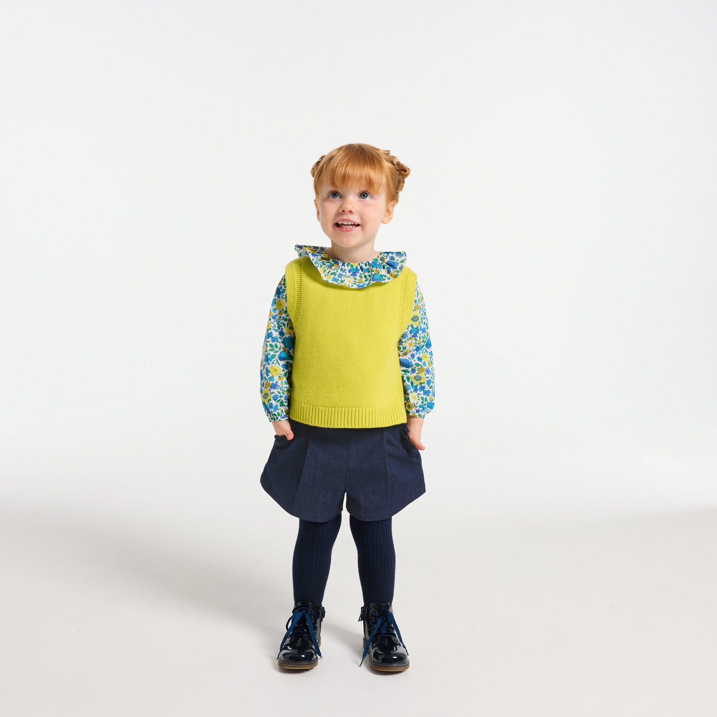 Baby girl sleeveless jumper in wool and cashmere