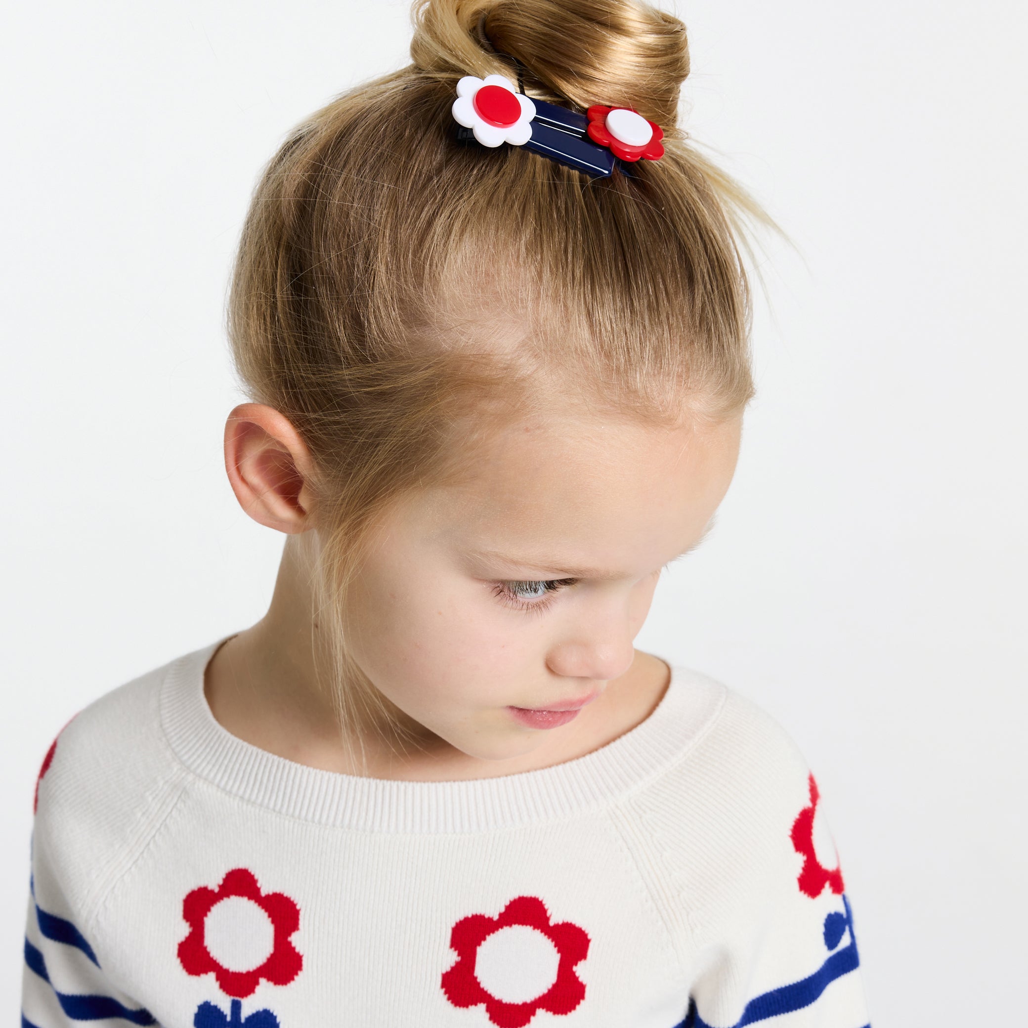 Girl pair of flower hair clips