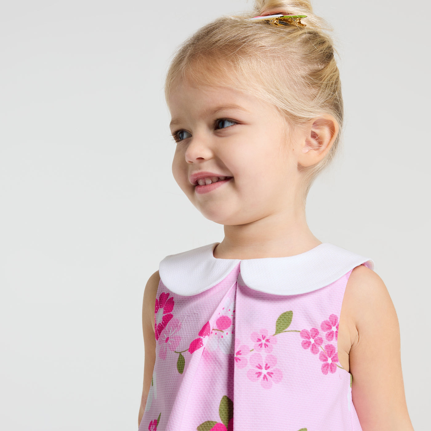 Baby girl dress with floral pattern